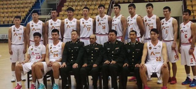 洲球员的突 洲球员的突